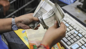 India Services Activity Hits 10-Month High in June