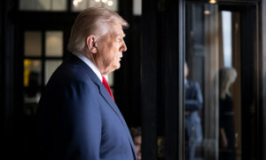 Indian Markets Plunge as Trump Slaps 25% Tariff on Exports