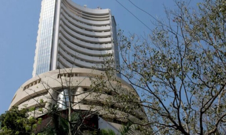 Nifty, Sensex Open Flat Amid Thin Year-End Trading